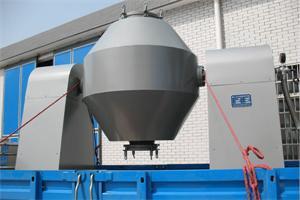清掃容易的雙錐回轉真空<a href='http://www.tupvw34.cn/Product/SSearch_--%E5%B9%B2%E7%87%A5%E6%9C%BA.html' target='_blank'>干燥機</a>內部結構簡單