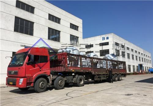 山西某制藥廠訂購2臺(tái)SZG-1500、1臺(tái)SZG-3000雙錐<a href='http://www.tupvw34.cn/Product/SSearch_--%E5%B9%B2%E7%87%A5%E6%9C%BA.html' target='_blank'>干燥機(jī)</a>發(fā)貨